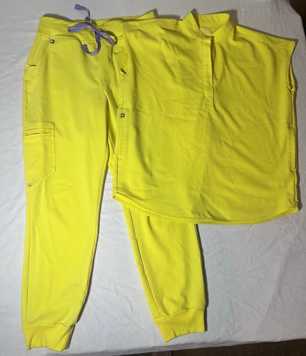 FIGS Technical Collection Women’s XS Scrub Set Rafaela Top M Zamora Jogger